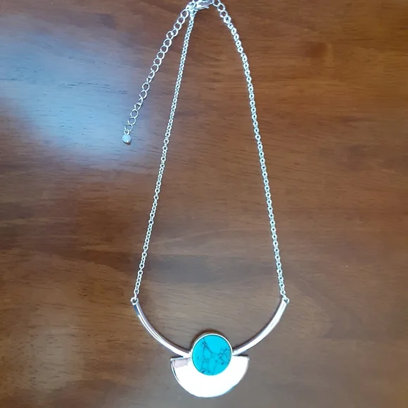 Avon Necklace - Picture 2 of 6